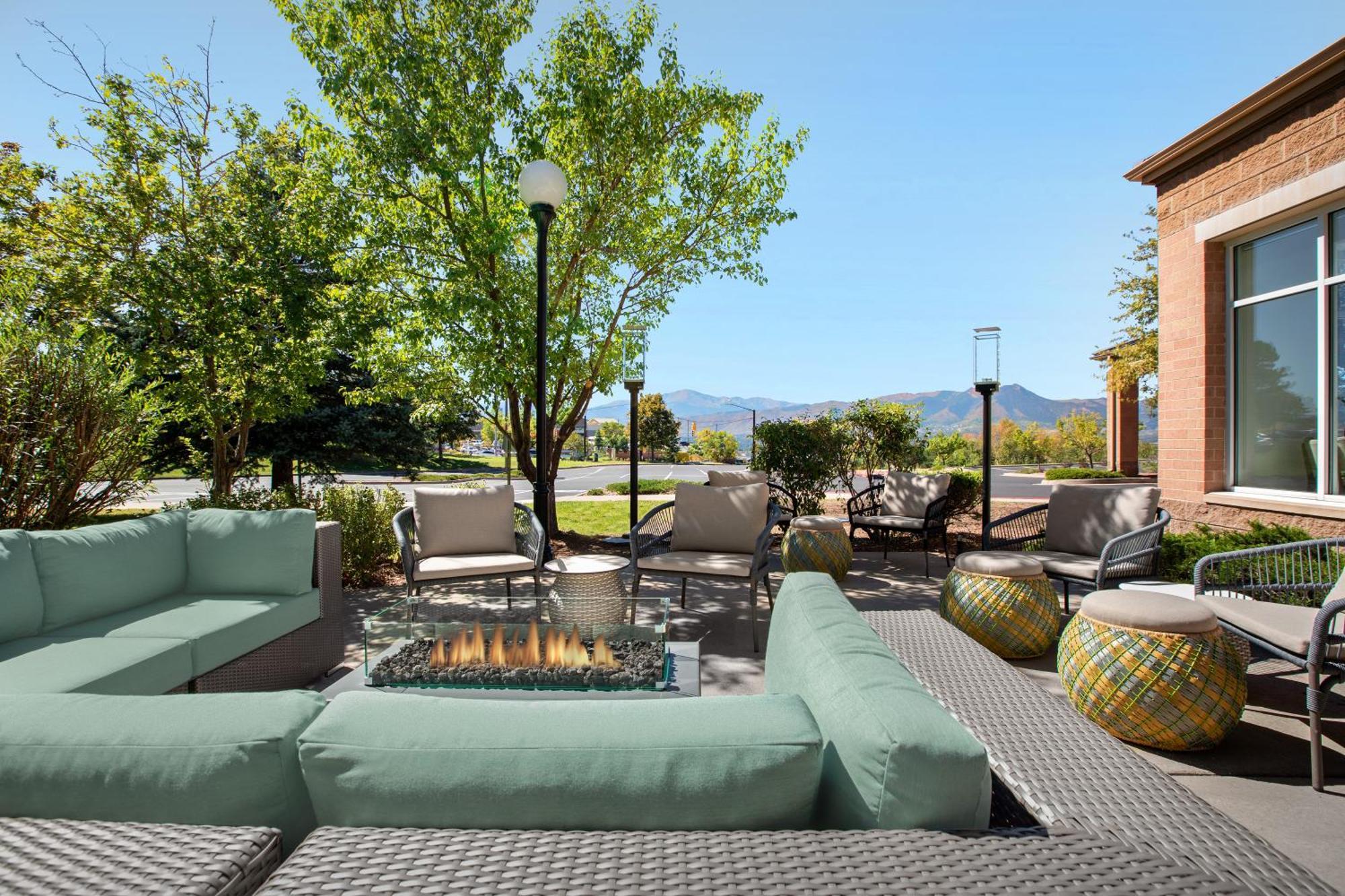 Hilton Garden Inn Colorado Springs Exterior foto